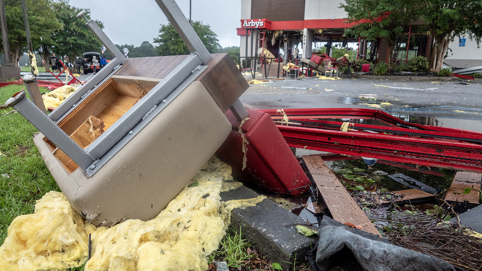 Un muerto e inundaciones por tornados en Carolina del Norte