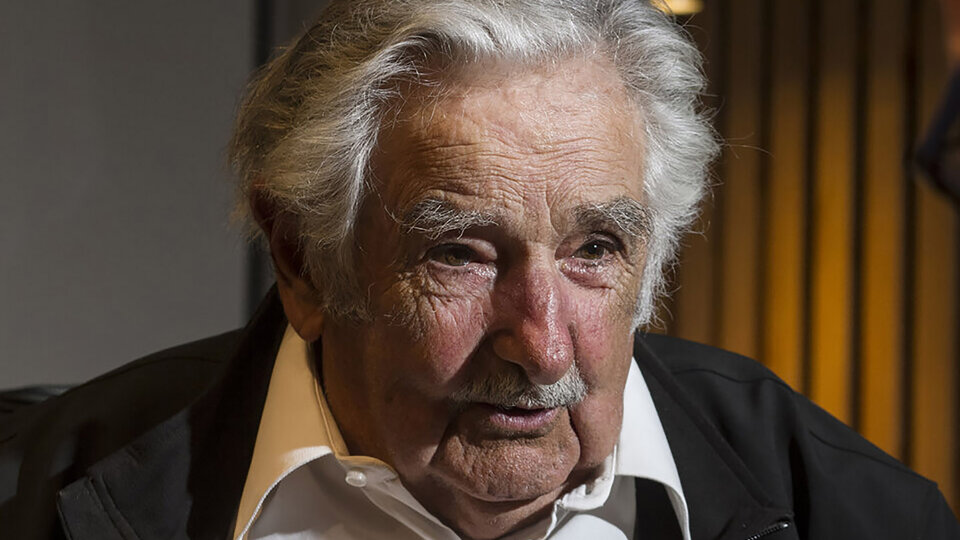 Uruguay: Pepe Mujica fue dado de alta pero su médico dice que «está frágil». El expresidente uruguayo José Mujica estuvo hospitalizado menos de un día