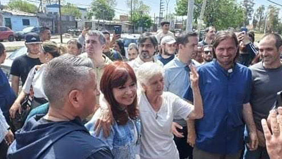 Surprise visit by Cristina Kirchner to a parish in La Matanza | He was in the San José church with the priest Nicolás Angelotti, from the villeros priests movement