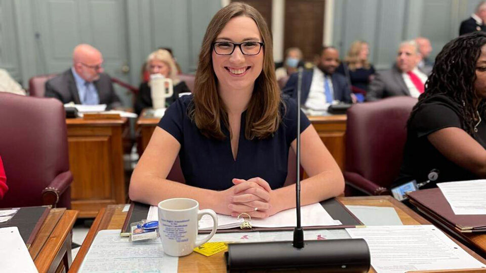 Los baños del Congreso, pretexto de los republicanos para atacar a Sarah McBride la primera legisladora trans