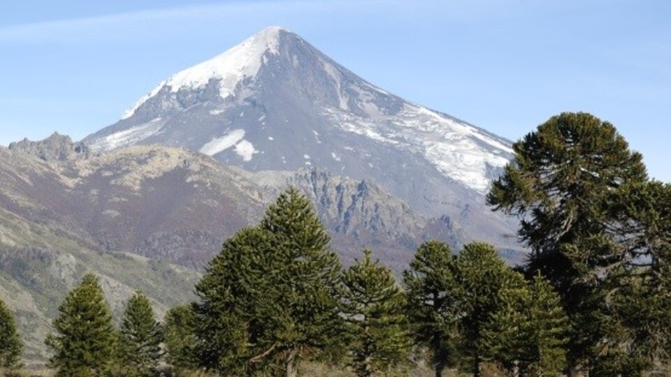 They are looking for an English tourist who got lost in Lanín National Park In low tourist season