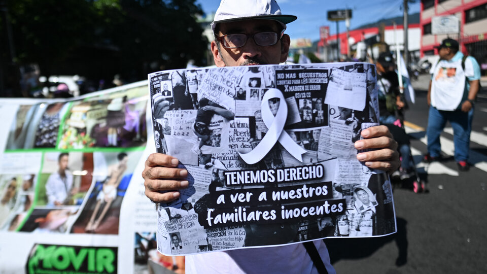 Organizaciones de El Salvador buscan conocer el paradero y el estado de salud de los detenidos