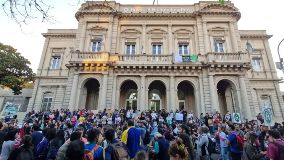 Centro médico público de salud mental en CABA: ¿qué hay detrás del vaciamiento de personal?