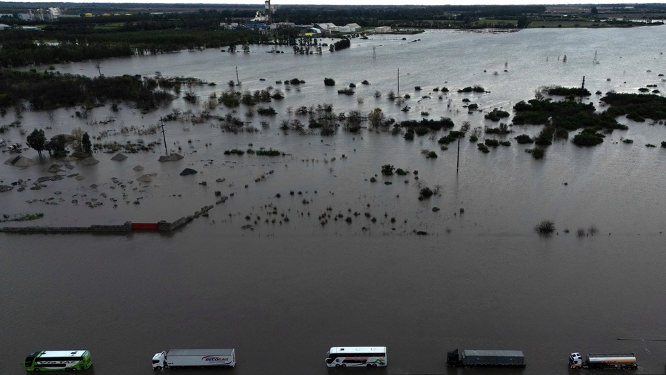 El temporal sumergió pueblos y barrios enteros