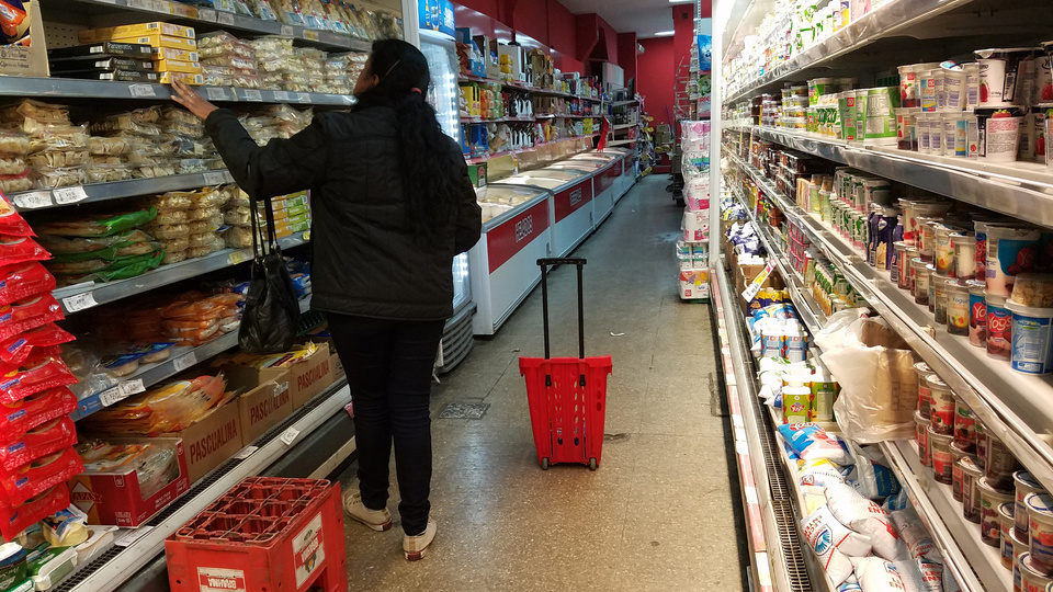 Bolsillos vacíos y supermercados también
