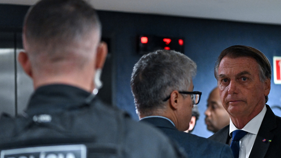 La policía de Brasil acusa al expresidente Jair Bolsonaro de espionaje ilegal