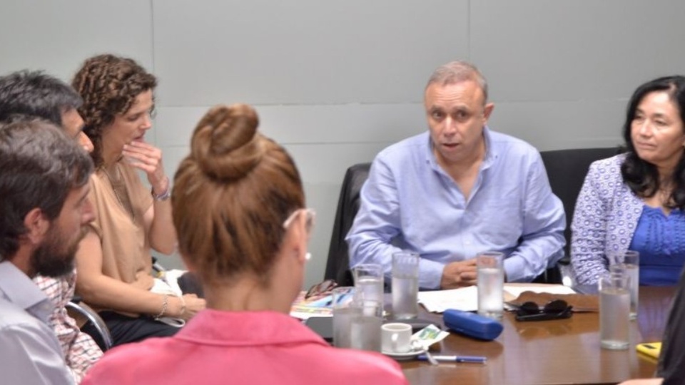 Negociaciones Salariales en Argentina: Docentes y Personal de Salud Reabren las Paritarias con Expectativas de Mejoras