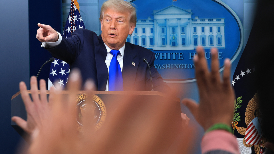 Trump no descarta volver a atacar Irán si se entera que está enriqueciendo uranio