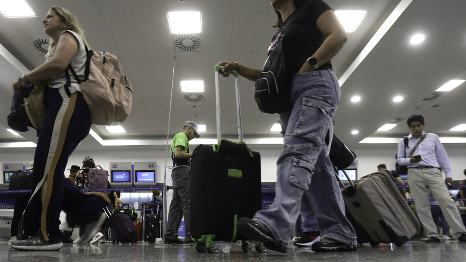 El déficit externo sí que crece en forma de V