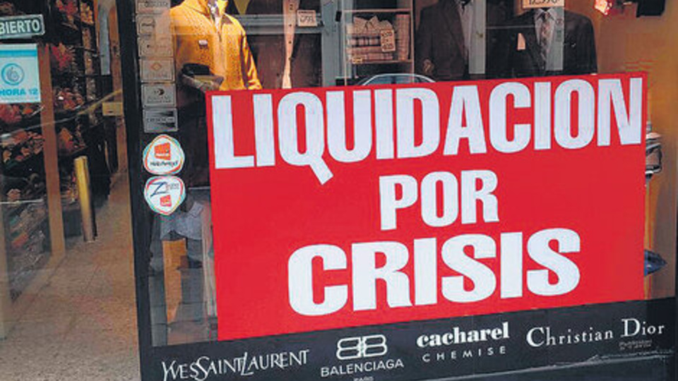 El consumo "no repunta ni con rebajas ni con cuotas; no hay plata en el bolsillo"