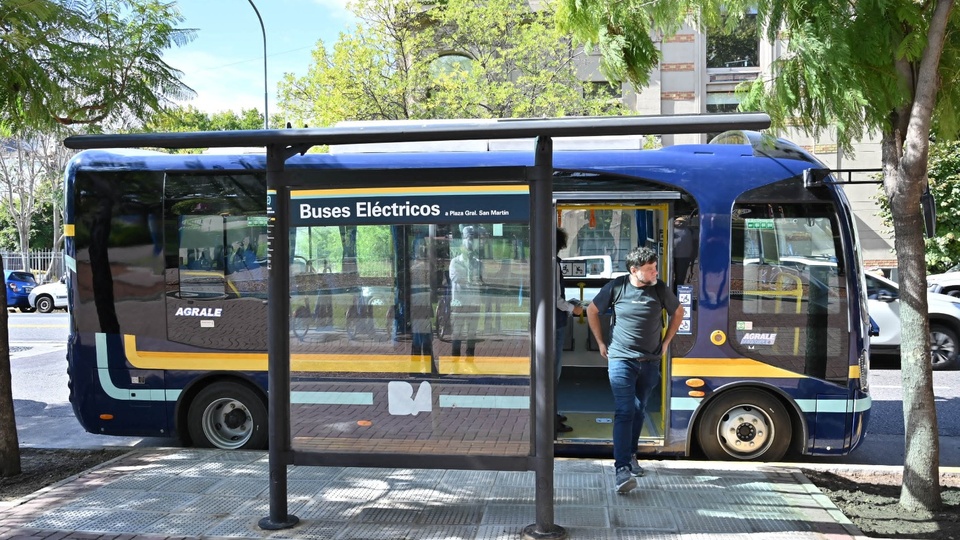 Los colectivos de la Ciudad deberán cambiar hacia "energías limpias ...