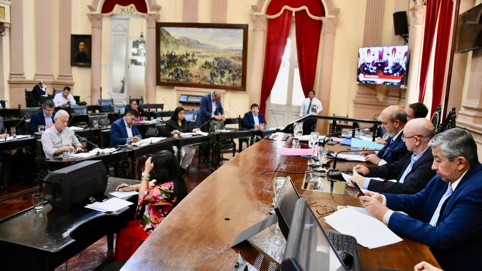 El Senado aprobó un plan para incorporar <b>inteligencia artificial</b> en la educación - pagina12 thumbnail