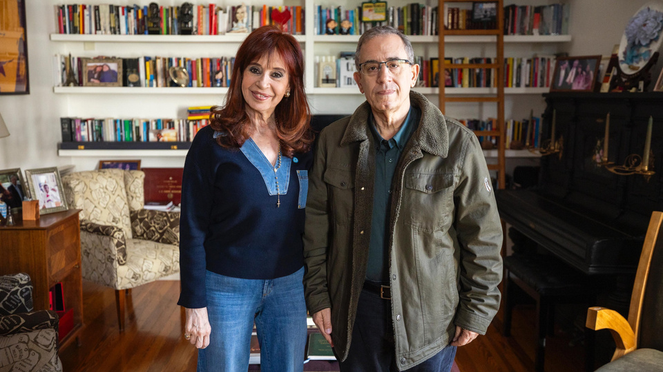 Cristina Meets Carlos Maslatón in San José – Photo Shared