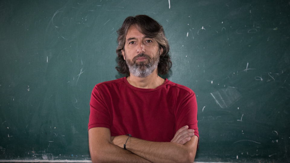 Alfredo Serrano Mancilla "Los chilenos van a votar diciendo ´hasta acá