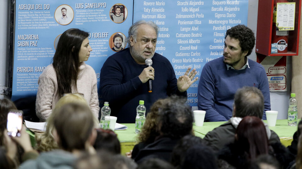 Alemán dio una charla en la Facultad de Psicología (UBA), organizada por Feduba y el Frente de Graduados.