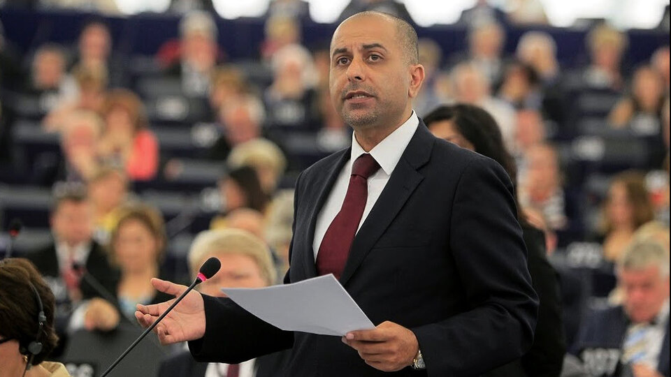 Sajjad Karim habÃa denunciado a miembros del Partido Conservador que hicieron comentarios islamófobos dirigidos hacia él.