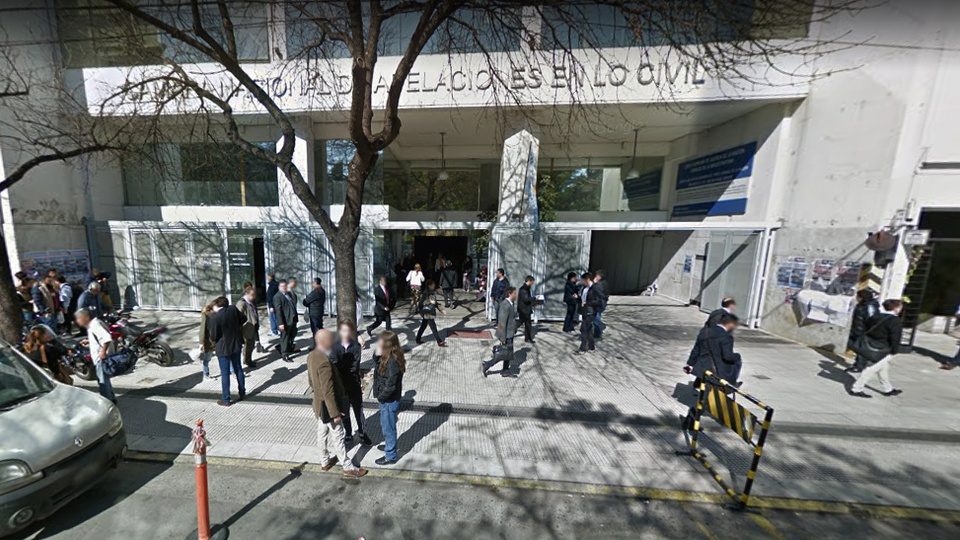 La Cámara consideró el derecho del padre y del hijo a mantener el contacto.