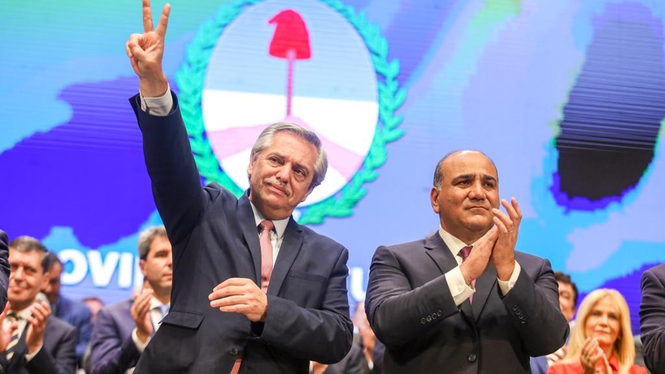 "Ninguna sociedad se hace fuerte restando derechos"