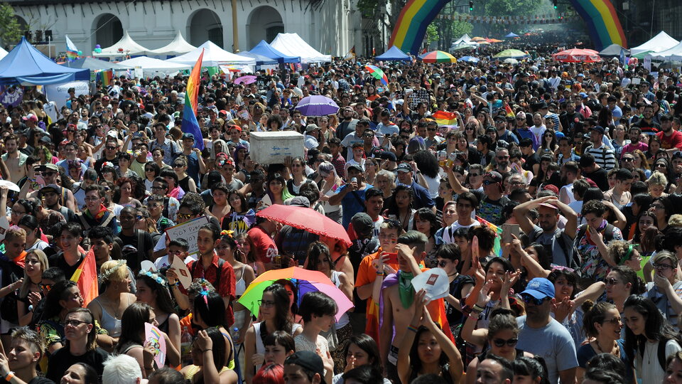 La Marcha Del Orgullo Tomó Las Calles De Buenos Aires | Una Multitud Se ...