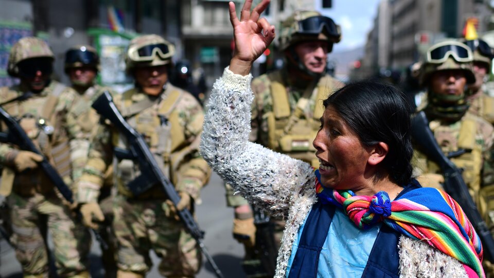 Los intelectuales, el feminismo y el golpe en Bolivia
