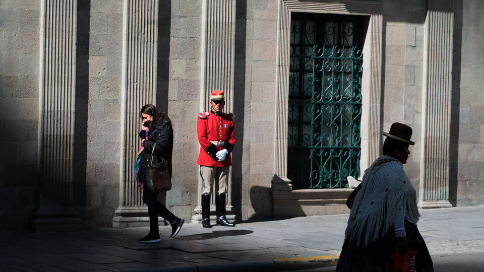 Página/12 en Plaza Murillo, corazón del poder de Bolivia
