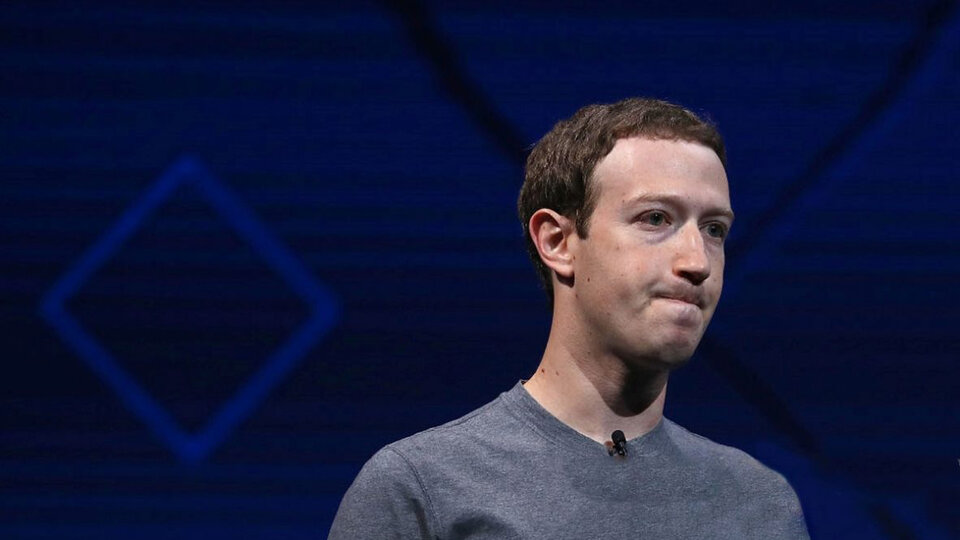 ¿Facebook y Twitter combaten los mensajes políticos inapropiados?
