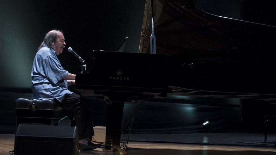 Litto Nebbia tocará con varios artistas y cerrará el show: ¿habrá dueto con Alberto Fernández?