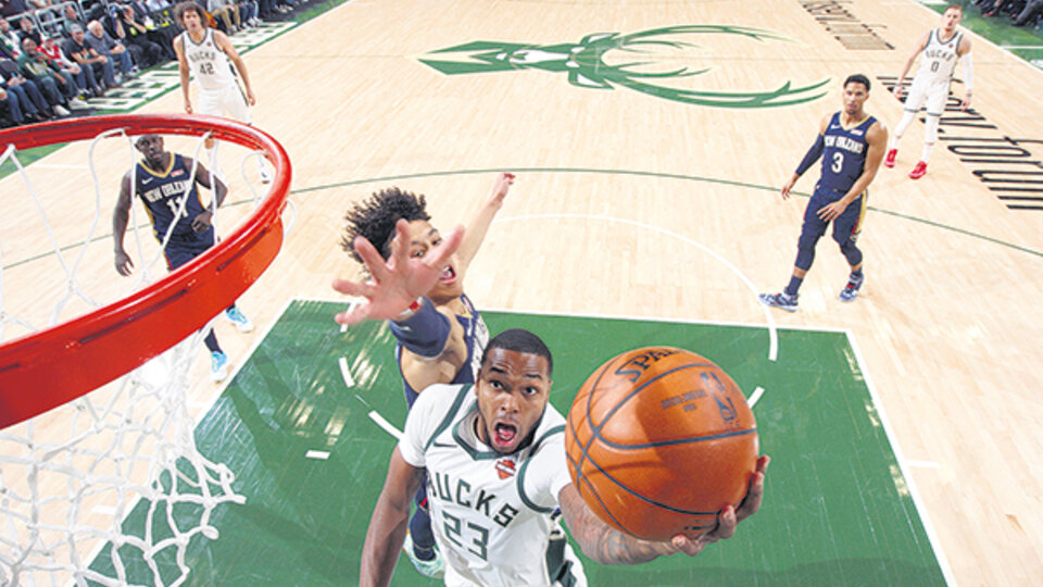 Milwaukee sigue su marcha ganadora