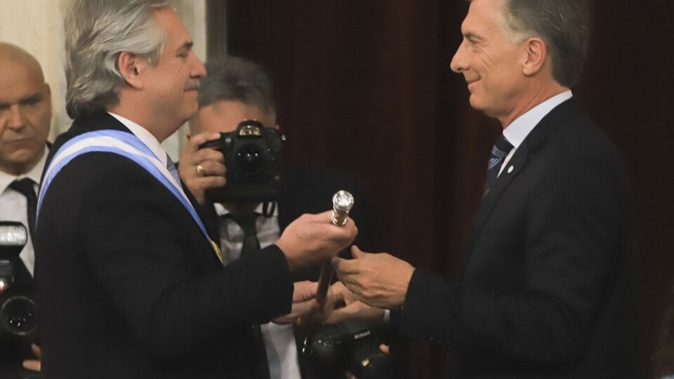 El Gobierno anuló el decreto de Macri que dejaba tres mil funcionarios propios en el Estado