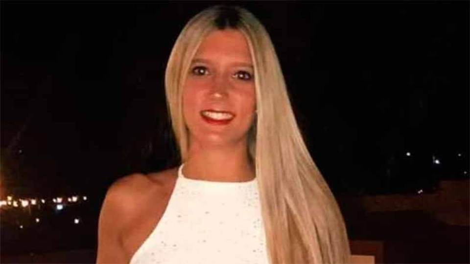 Paraná: buscan a una joven que cayó con su auto a un arroyo