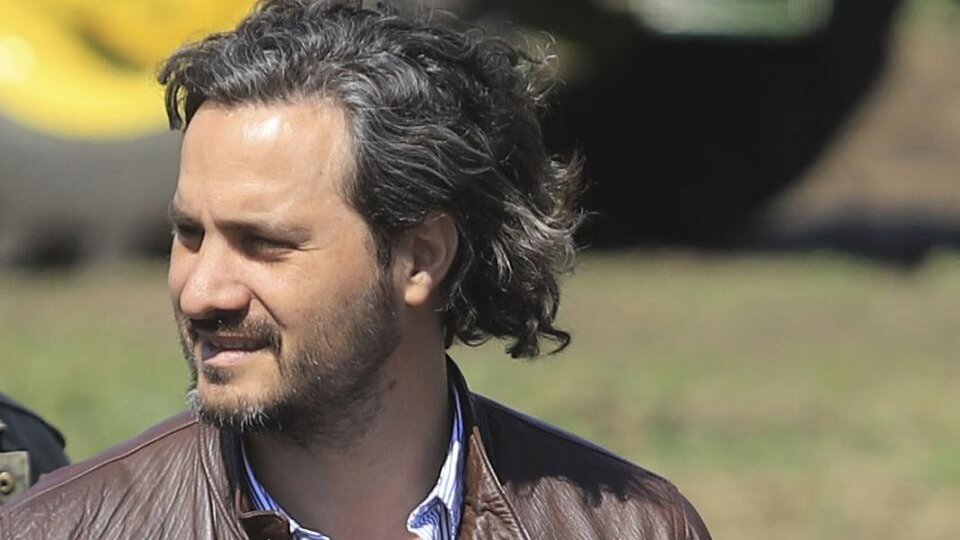 Las compras en dólares tendrán un impuesto del 30%