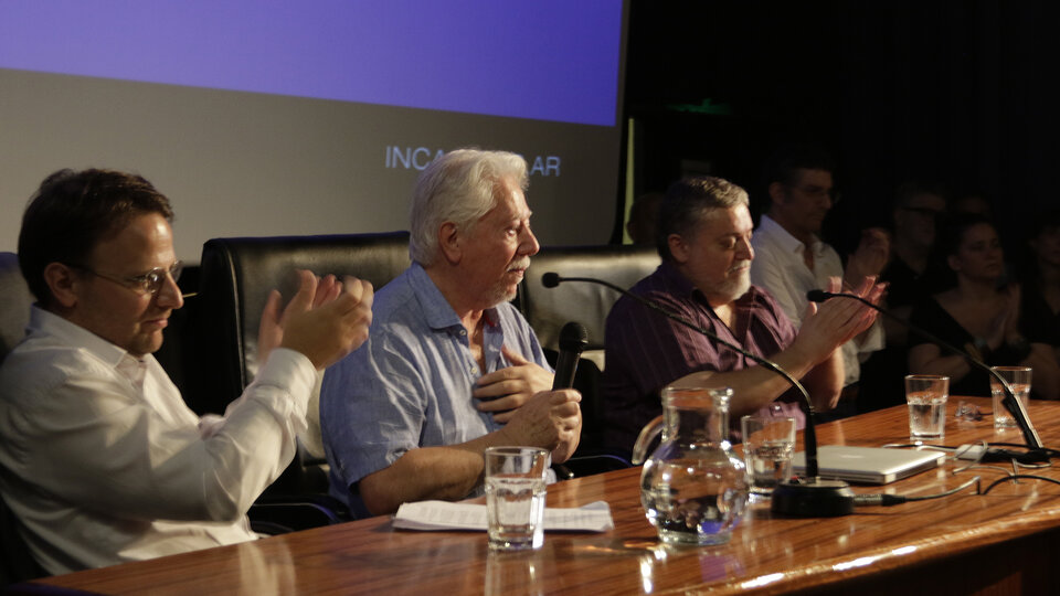 Una presentación que se volvió asamblea