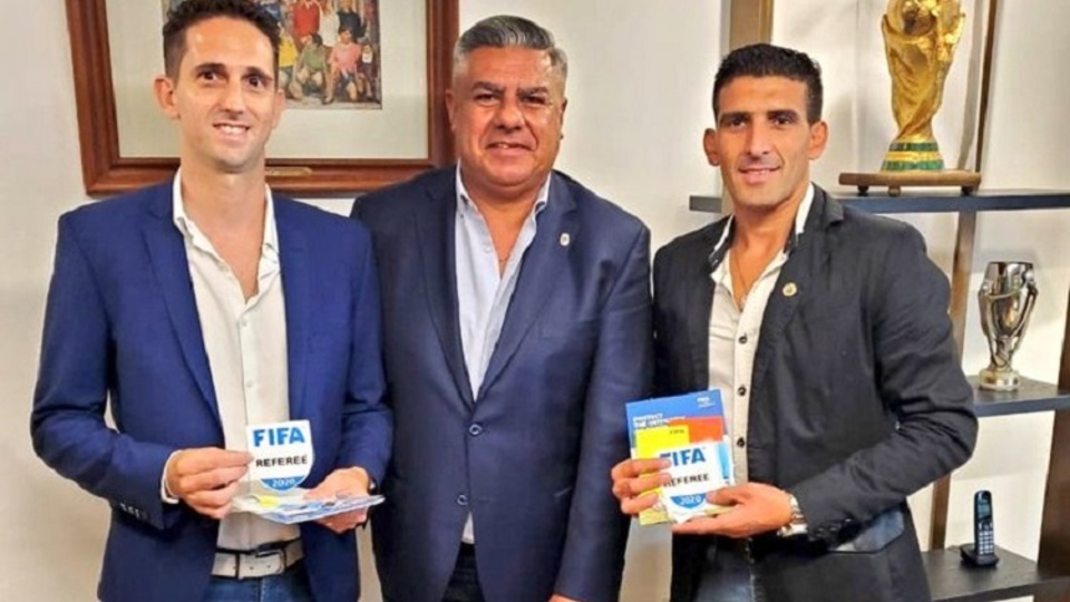 Ascendieron a internacional al árbitro de un partido escandaloso