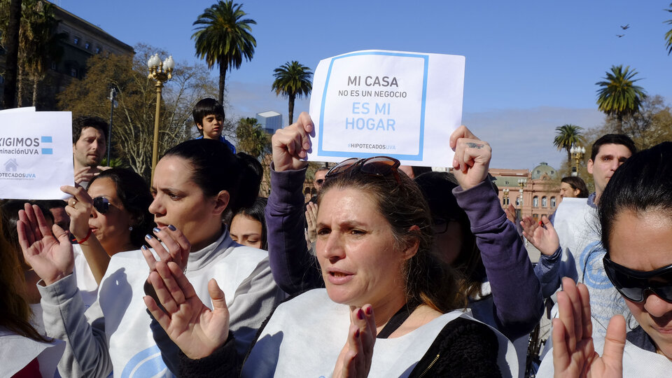 Sigue el congelamiento de los créditos UVA