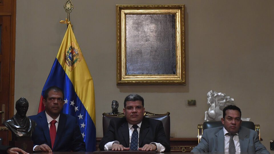 Quiebre en la oposición venezolana y pulseada en la Asamblea