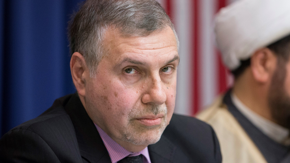 Irak tiene nuevo primer ministro Asumió un ex ministro de