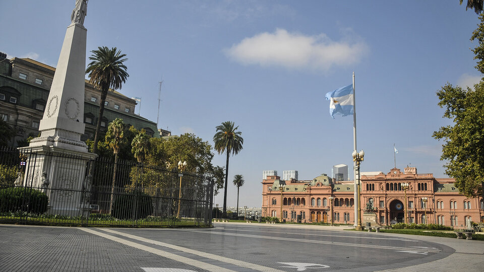 Con la pandemia se reactualiza aquélla frase de los '70 de “todo el Estado que sea necesario y todo el mercado que sea posible”.