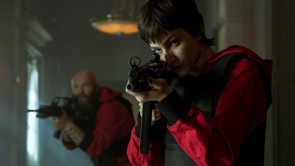 La cuarta de La casa de papel retoma la acción fuerte en una historia abierta que ya confirmó quinta temporada en Netflix.