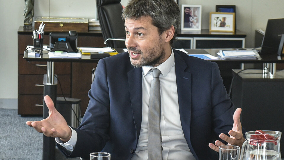 "El fútbol tendría que volver antes de fin de año"