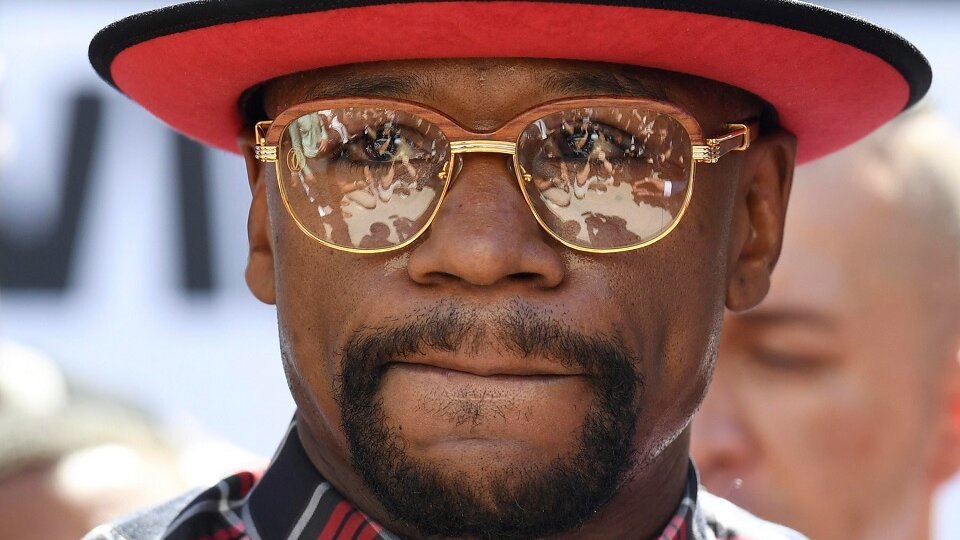 Mayweather se ofreció a pagar los funerales por George Floyd