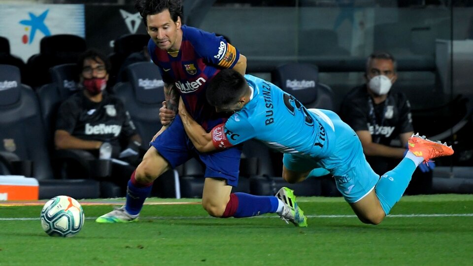 Messi convirtió para Barcelona que sigue puntero