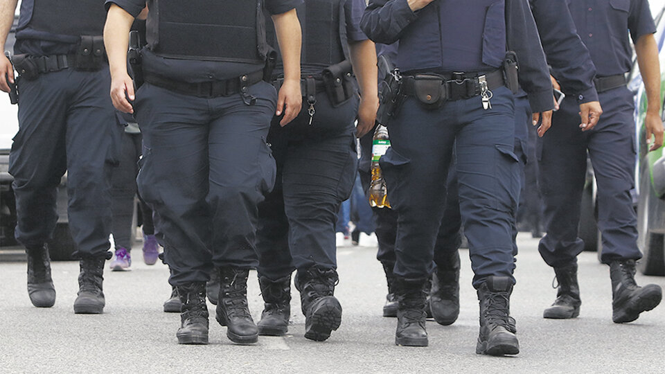 El Ministerio de Seguridad bonaerense, a cargo de Sergio Berni, desafectó de servicio a más de 400 efectivos que participaron de la rebelión policial de septiembre pasado. 