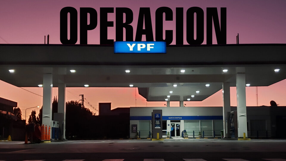 El ministro de Economía, Martín Guzmán, en el Chaco luego de afirmar que "el rumor es falsa" sobre la estatización total de YPF.