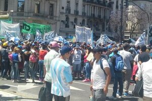 Estatales marchan Plaza de Mayo contra el ajuste