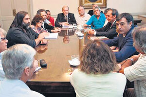        Los    maestros paran y salen a la calle