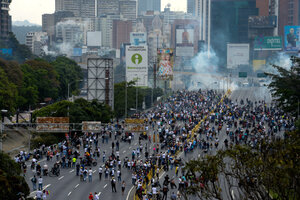 La oposición volvió a marchar en Caracas (Fuente: AFP)