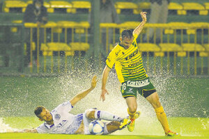 Mucha lluvia y poco fútbol (Fuente: Fotobaires)