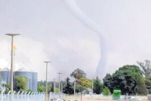 El tornado perfecto en Necochea (Fuente: Télam)
