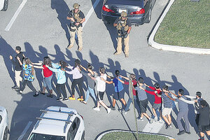 Terror en una escuela secundaria de Florida