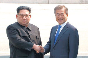 Kim y Moon se dieron la mano